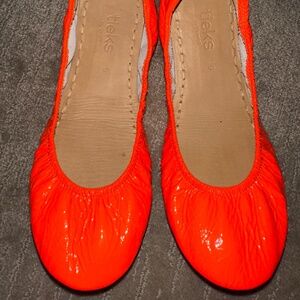 🧡 GUC Tieks, Outrageous Orange 🍊
